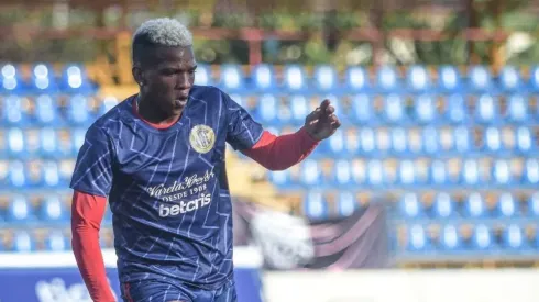 Buscan colocar a Ronaldo Córdoba en Europa