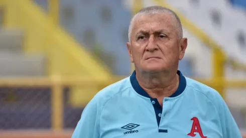 Oficial: Alianza anunció el despido de Eduardo Lara