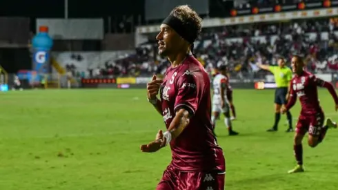 Christian Bolaños habló sobre su continuidad en el fútbol
