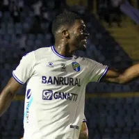 Aficionados de Comunicaciones se lamentan por la salida de Azarías Londoño