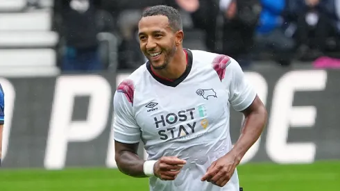 VIDEO | Nathaniel Méndez-Laing hizo una joya de gol en la pretemporada del Derby County