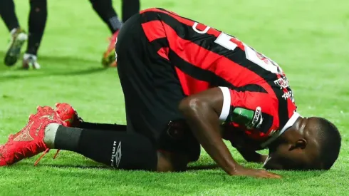 Joel Campbell anotó su primer gol con Alajuelense.