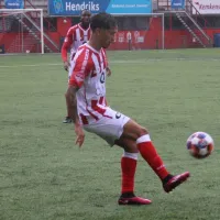Enrico Dueñas cierra una excelente pretemporada con el Top Oss FC