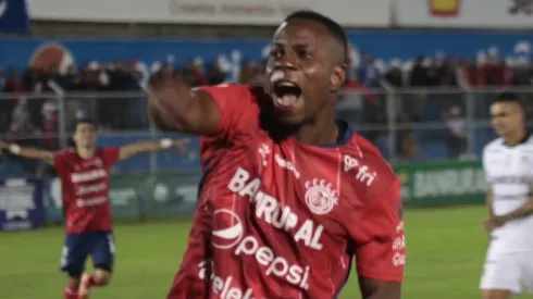 Xelajú vence a Comunicaciones con autoridad