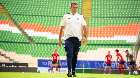 Costa Rica nombra a su nuevo entrenador (Fedefutbol)