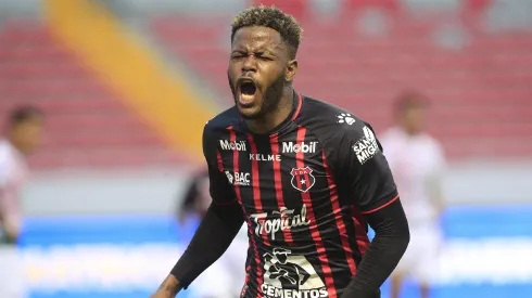Freddy Góndola afirmó que la está pasando mal en Alajuelense (La Nación)