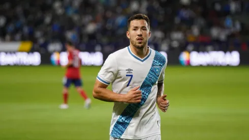 Cuánto tiempo estará de bajo Aaron Herrera para la Selección de Guatemala