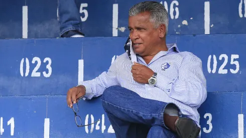 Presidente de Cartaginés acusó al gerente de Alajuelense por expulsarlos de 90 minutos por la vida