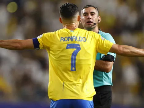 Cristiano Ronaldo y el árbitro guatemalteco Mario Escobar tuvieron un cruce de palabras