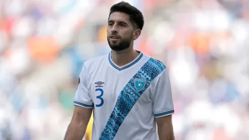 Nicolás Samayoa conoció la gravedad de la lesión que sufrió en su club de Rumanía (Getty Images)