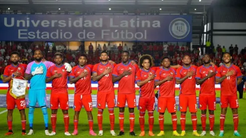 Panamá sufre una baja en su once inicial