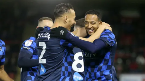 Nathaniel Méndez-Laing dio asistencia y anotó en la goleada de Derby County (VIDEO)