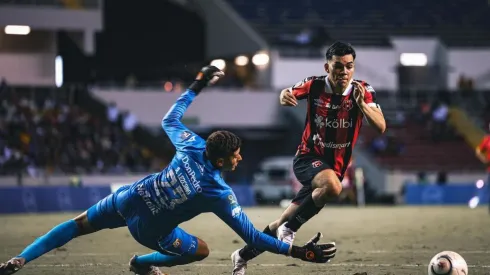 Uno de los grandes motivos por los que Leo Menjívar no continuará en Alajuelense