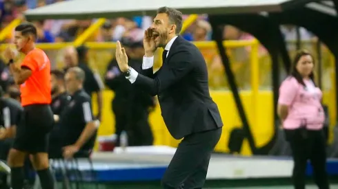 David Dóniga asegura que solamente con trabajo podrá sacar del mal momento a El Salvador