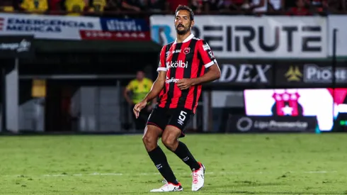 Celso Borges no pierde la fe en que Alajuelense pueda remontarle al New England Revolution