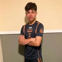 René Fuentes: tiene 16 años, juega en Argentina y fue convocado por la Sub 20 de El Salvador