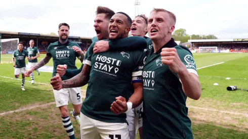 Un golazo de Nathaniel Mendez-Laing pone a Derby County a un paso del ascenso (Video)