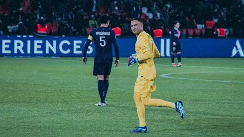 Tras conseguir un nuevo título con la camiseta del PSG, los aficionados del conjunto parisino se rindieron ante el tico en la previa de la Champions ante el Dortmund.