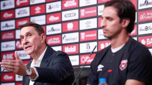 Guimaraes: "Antes de enfrentar a Herediano tuve jugadores haciendo fila para ir al baño"