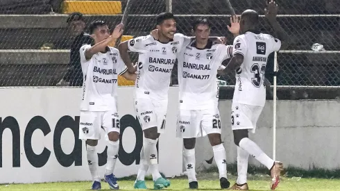 Extranjero de Comunicaciones fue operado de emergencia y se pierde lo que resta del torneo