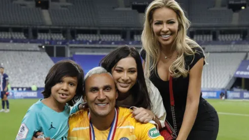 ¡Pura emoción! Así se despidieron Andrea Salas y los hijos de Keylor Navas del PSG