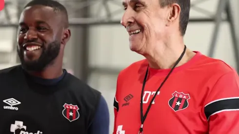 Joel Campbell y Guimaraes coinciden pensando en Saprissa