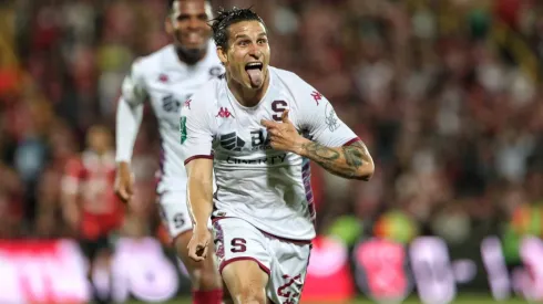 Saprissa se sale con la suya con Paradela