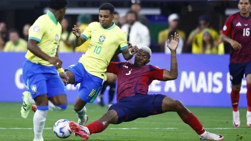 Antes que Guimaraes: quién fue el DT que rescató a Jeyland Mitchell del retiro prematuro