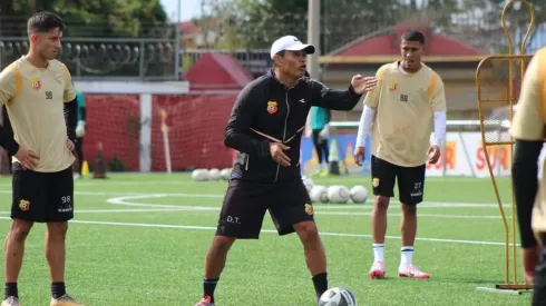 ¿Dirigiría a Alajuelense? Paté Centeno sorprende a todos