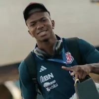 La primera foto de Jeyland Mitchell en Países Bajos se dio en el lugar que nadie imaginaba