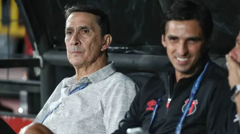 Las tres ofertas que llegaron por Alexandre Guimaraes