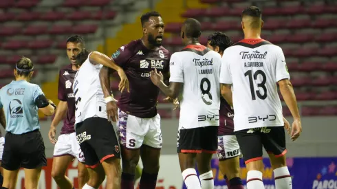 Kendall Waston dice toda la verdad sobre Marianela Araya