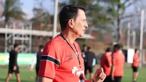 En su rol de entrenador, Guimarães pendiente de cualquier detalle en Alajuelense dejó un mensaje para los nuevos fichajes.