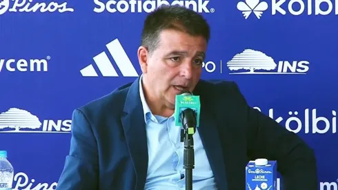 "No fue correcto": Claudio Vivas toca un manejo explosivo del ciclo Alfaro en Costa Rica