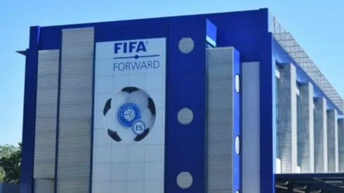 FIFA toma decisión que afectará al futbol de El Salvador