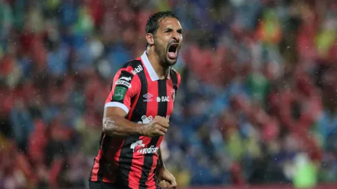 Celso Borges le da un lugar central a Óscar Ramírez para el clásico entre Alajuelense y Saprissa