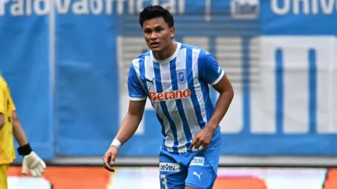 Maldonado vistiendo la camiseta de Universidad Craiova.