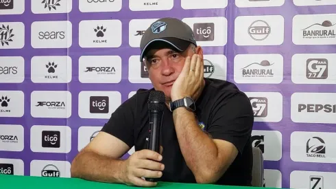 ¿Tirará la toalla? Willy Olivera fue contundente tras la derrota de Comunicaciones ante Municipal