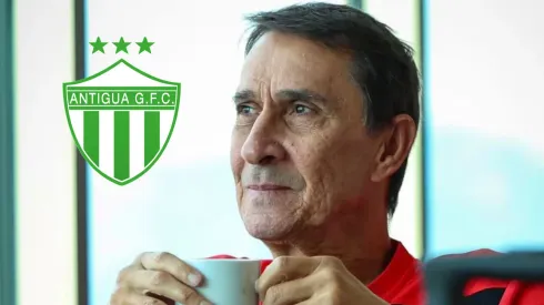 Alexandre Guimarães, entrenador de Alajuelense.