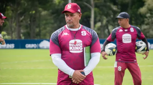 Giacone se pone firme en Saprissa.