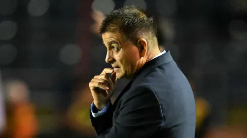 Claudio Vivas está preocupado.