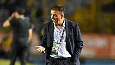 Claudio Vivas explota contra la UNAFUT