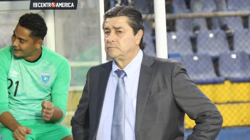 Números rojos: La estadística de Luis Fernando Tena que preocupa en la Selección de Guatemala