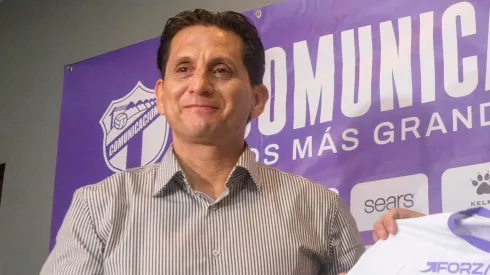 Ronald González ya tiene al jugador que tanto quería en Comunicaciones para enfrentar a Saprissa