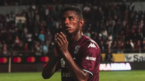 Fidel Escobar da una señal a futuro