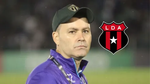 Javier López, DT de Antigua GFC.