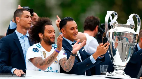 Keylor Navas y Marcelo en los festejos del título de Champions League.