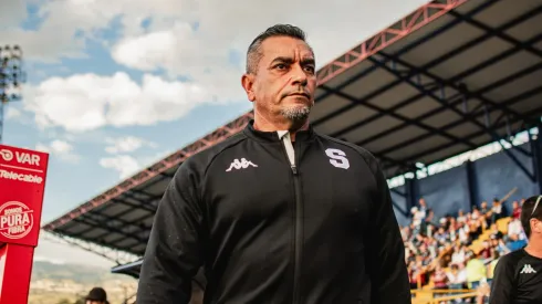 El peor de los grandes: Saprissa queda expuesto y José Giacone sufre por las consecuencias