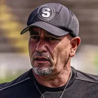 Se aleja de Saprissa: una figura pone en alerta a José Giacone y le manda un mensaje a Sergio Gila