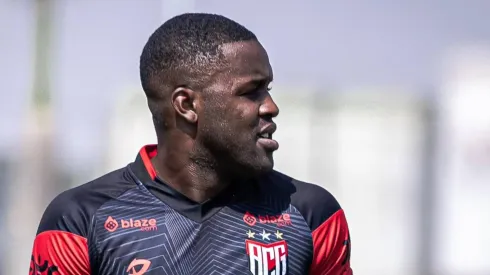 Se consuma el fracaso de Joel Campbell en Brasil ¿Se acerca a Alajuelense?